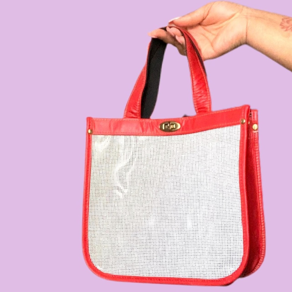 Edgy Chicken Wire Zipper Purse